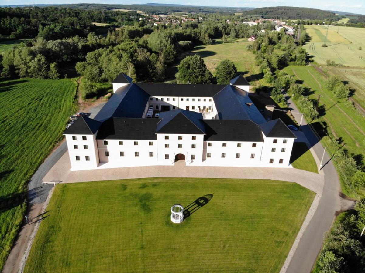 Chateau Sanov Sanov  ภายนอก รูปภาพ