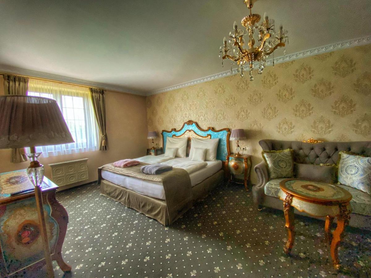 Chateau Sanov Sanov  ภายนอก รูปภาพ