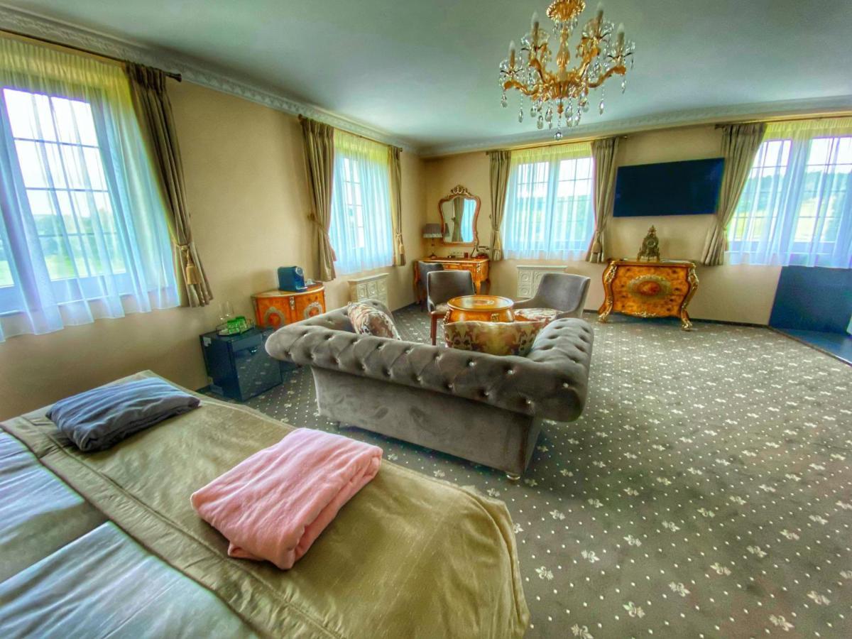 Chateau Sanov Sanov  ภายนอก รูปภาพ
