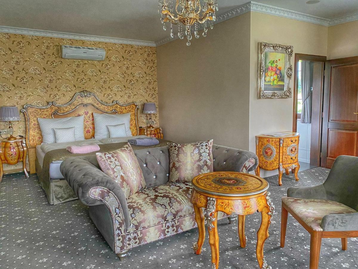 Chateau Sanov Sanov  ภายนอก รูปภาพ